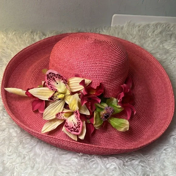 Eric Javits Strawberry Squishy hat - Picture 5 of 10